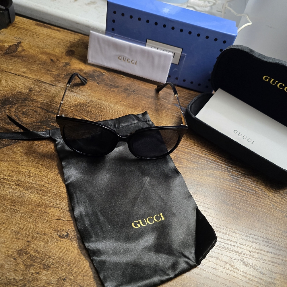 Gucci Women’s Round Sunglasses - Picture 2 of 7